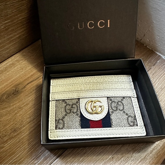 GUCCI
GG Supreme Monogram Textured Calfskin Web Ophidia Card Holder - Picture 5 of 11